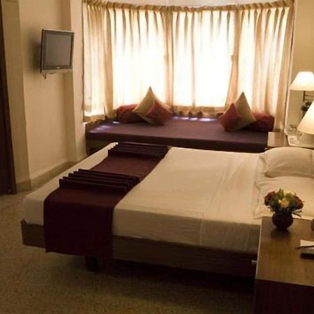 Varca Palms Beach Resort Extérieur photo